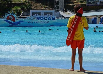 Praia das Rocas abre no próximo sábado