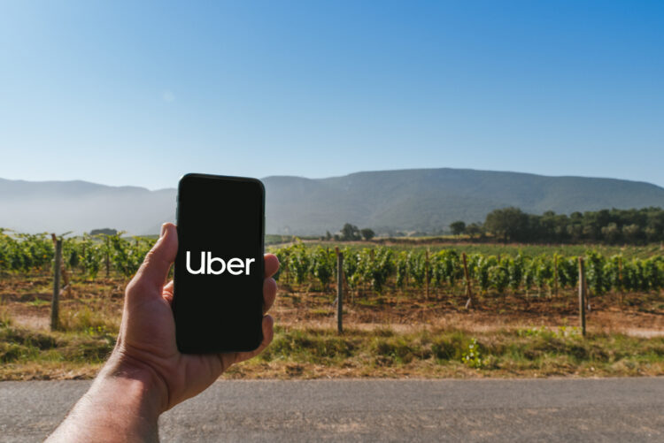 Uber disponível em todo o território nacional a partir de hoje