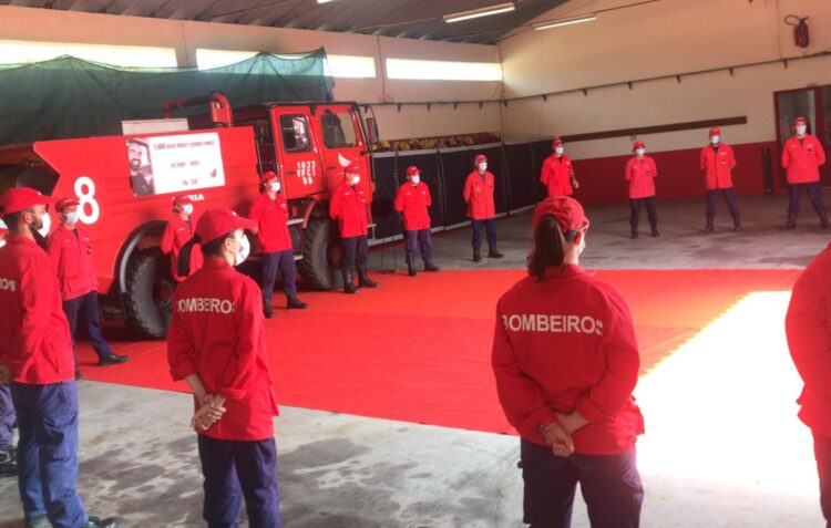Marcelo Rebelo de Sousa visita ‘famílias’ do bombeiro falecido no incêndio do Arrabal