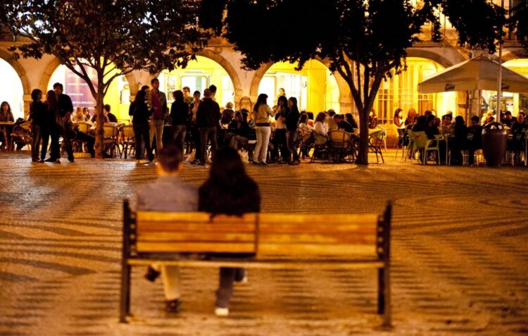 Covid-19: casos activos no concelho de Leiria no valor mais alto desde 1 de Maio