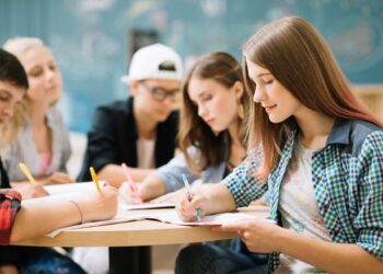 Batalha reforça apoio para alunos carenciados do ensino superior