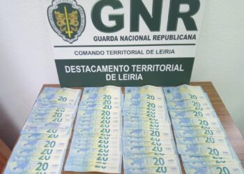 Empregada da limpeza furta 2.000 euros de banco e é apanhada pela videovigilância