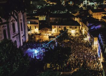 Jovens de Leiria adoram música, mas não ouvem CD e preferem streaming