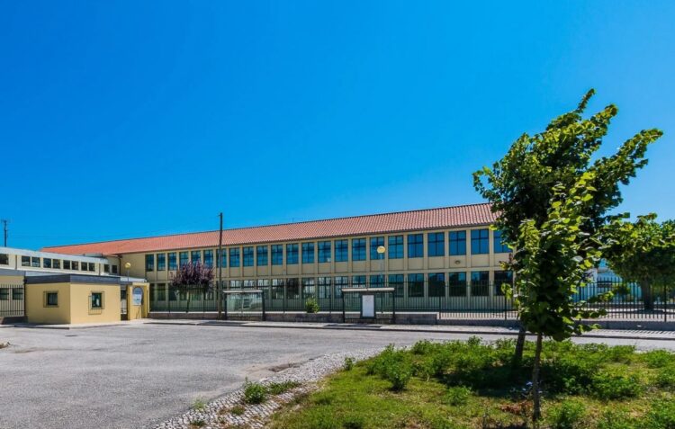 Escola Básica do Avelar (Ansião) remove amianto
