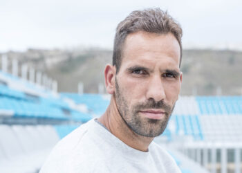 Jordan Santos dá nome ao Estádio do Viveiro, na Nazaré