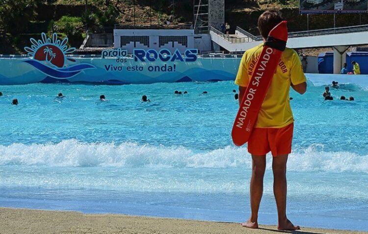 Portugueses e emigrantes sustêm parques aquáticos da região