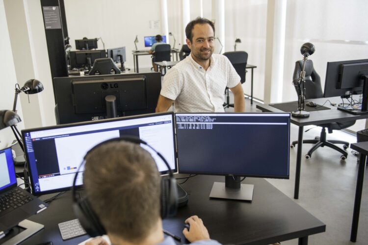 Empresa de tecnologia de Leiria cria soluções para DHL, Daimler e Mercedes