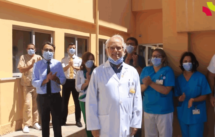 Veja o vídeo da despedida do médico Bilhota Xavier com aplausos de agradecimento dos colaboradores do Hospital de Santo André
