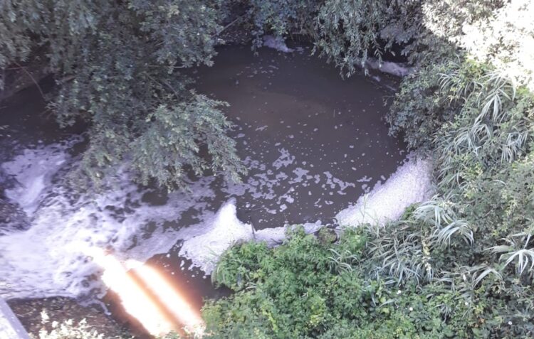 GNR de Leiria identifica autor de descarga na ribeira dos Milagres