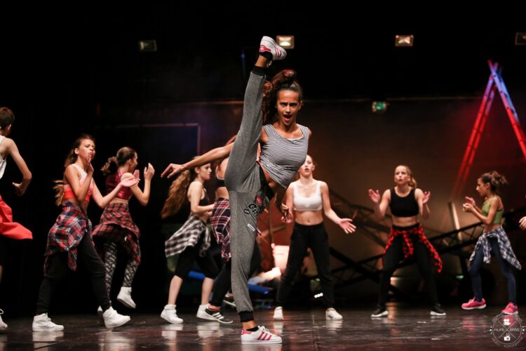 Kelly Lisboa – Studio de Dança promove oficinas de Dança no Teatro-cine de Pombal