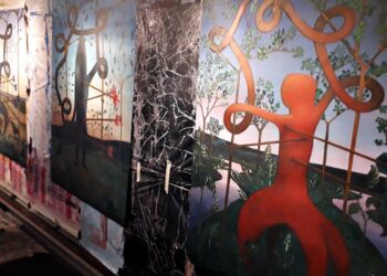 E o colectivo Casota transformou um piso da Arquivo no ateliê do pintor Leonardo Rito