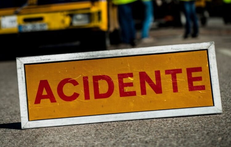 Colisão entre comboio e motorizada provoca um morto na Linha do Oeste