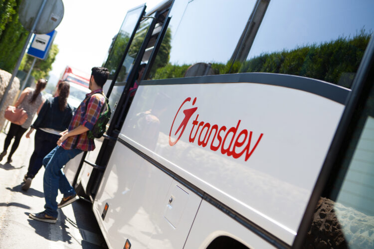 Transdev reactiva rotas de transporte escolar no norte do distrito