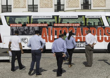 Sector dos autocarros de turismo diz-se esquecido e reclama apoio
