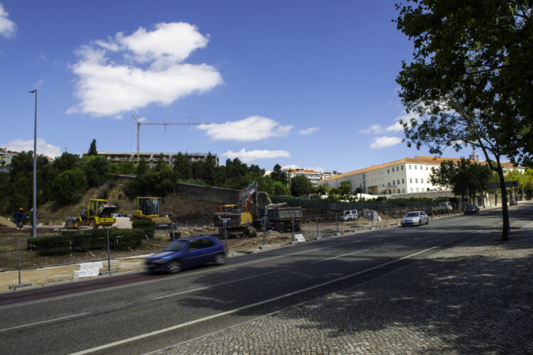 Obras na Rua Dr. João Soares, em Leiria, só terminarão em Outubro