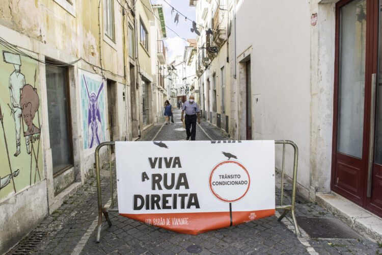Rua direita vai vibrar sem som a pedido de empresários e moradores
