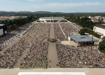 Santuário de Fátima forçado a bloquear acessos  ao recinto para impedir entrada de mais peregrinos