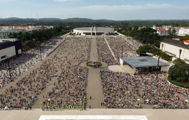 Santuário de Fátima forçado a bloquear acessos ao recinto para impedir entrada de mais peregrinos