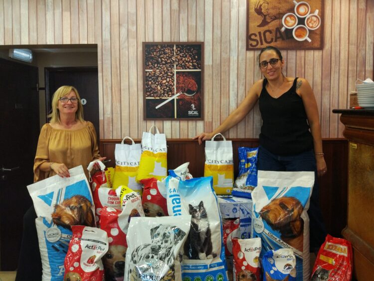 Comerciantes de Leiria angariam mais de 100 kg de ração num dia