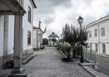 Covid-19: Sete utentes e dois funcionários de lar e dois alunos em Alvaiázere infectados