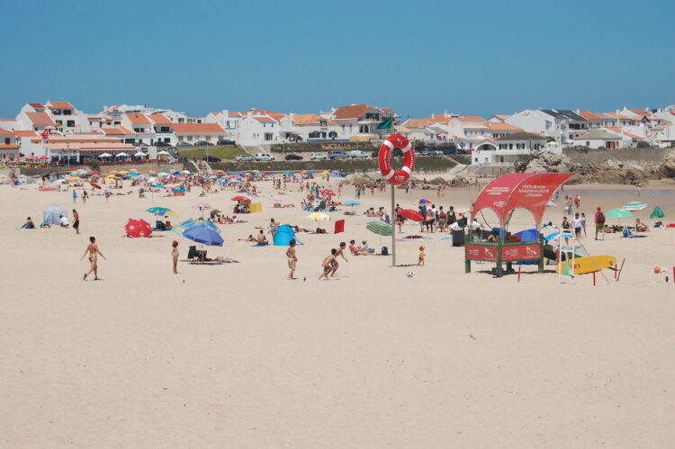 Praias de Peniche ganham novo quilómetro de passadiços