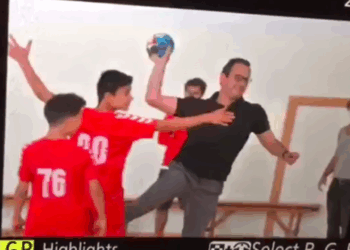 Mais de um quarto de século depois, presidente da Câmara de Leiria volta a pegar numa bola de andebol