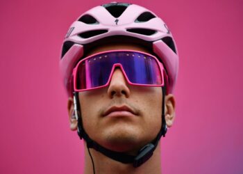 João Almeida segura liderança do Giro de Itália