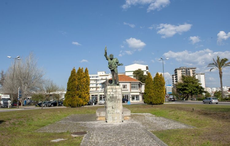 Covid-19: Vereadora da Marinha Grande infectada. Casos activos no distrito de Leiria aumentam para 439 e há mais 1 óbito a lamentar