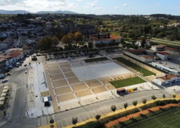 Campo de futebol desactivado transforma-se em parque de eventos na Batalha
