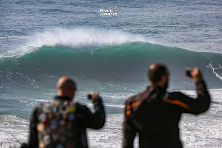 Nazaré proíbe acesso ao farol para evitar excessiva concentração de adeptos de surf nas arribas