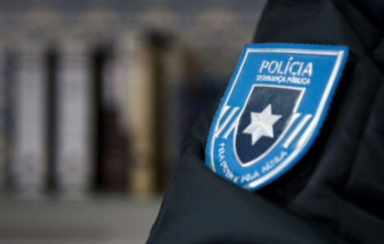 Operação contra o tráfico de droga faz cinco detenções