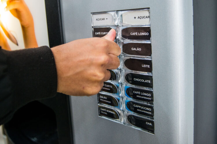 Pandemia faz cair mercado do vending pelo menos 15% este ano