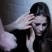 Vais assim vestida? Precisas de dinheiro para quê? A AI alerta para o domínio e manipulação