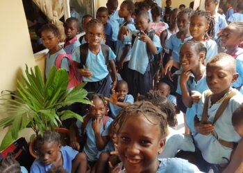 Solidariedade abraça São Tomé com alimentos e escola nova