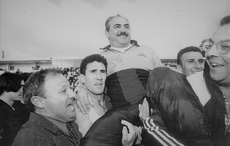 União de Leiria agradece devoção de Vítor Oliveira, treinador campeão em 1998, que morreu hoje