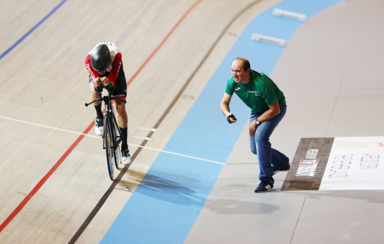 Gabriel Mendes: das corridas com a bicicleta do pai às medalhas de ouro no Europeu