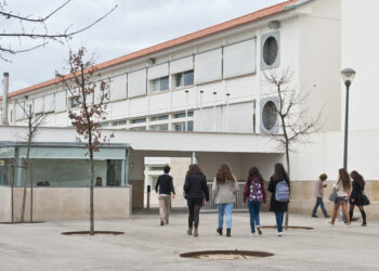 Furtos e ameaças na Rodrigues Lobo assustam alunos e pais