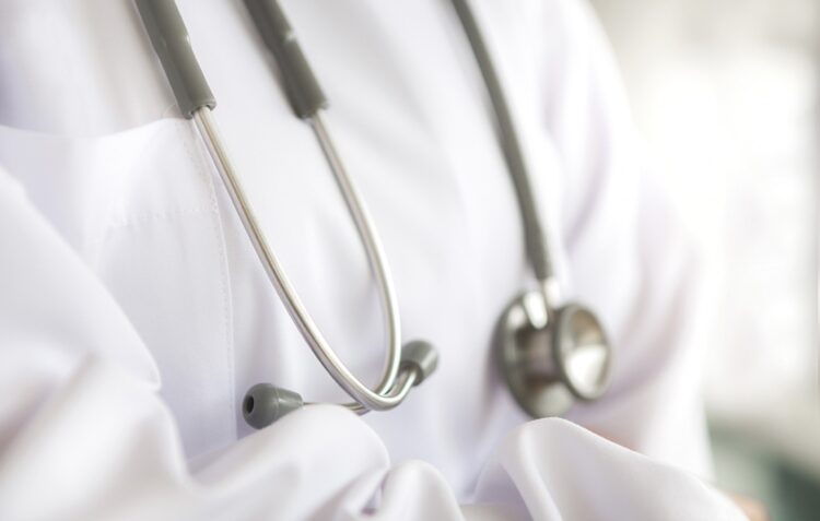 Saúde pública sem metade dos médicos no Pinhal Litoral