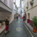 Lojistas e moradores do centro histórico de Leiria querem fecho definitivo da rua Direita ao trânsito