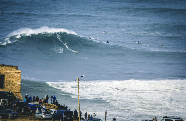 Covid-19: está proibido o surf na Praia do Norte