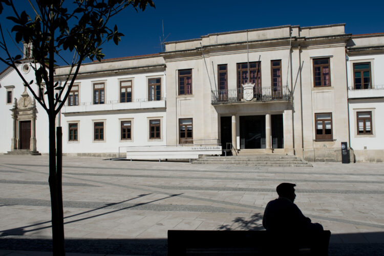 Covid-19: Número de casos activos volta a subir no distrito