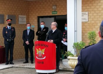 Batalha retira amianto da cobertura do Quartel dos Bombeiros