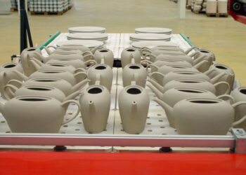 Porcelanas de Alcobaça em crise paga subsídio de Natal a prestações