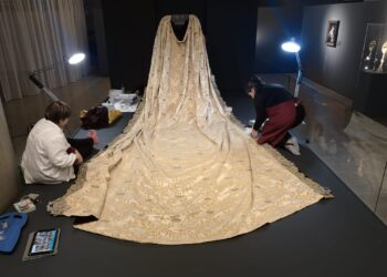 Museu de Fátima trabalhou oito meses no restauro do Manto da Rainha D. Amélia