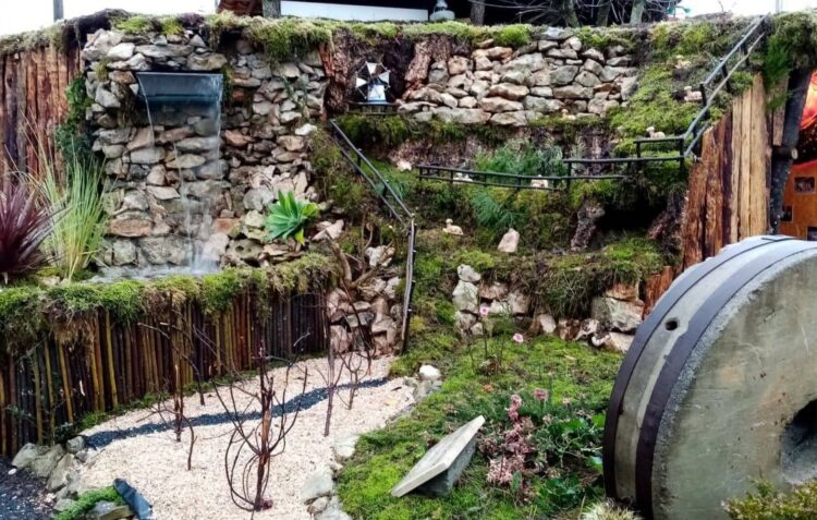 População da Matoeira constrói presépio com 60 figuras animadas e estáticas