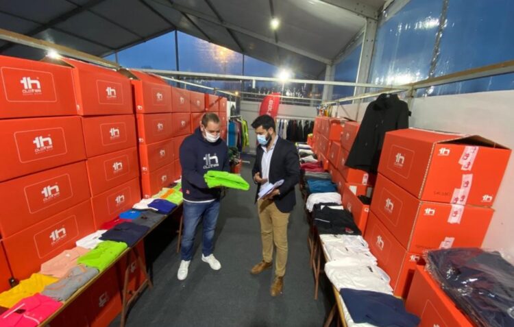 Natal na Batalha: empresário e Câmara oferecem 7 mil peças de roupa a famílias carenciadas