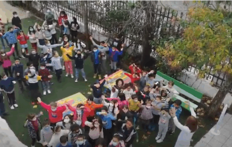 Alunos da Escola do Arrabalde colocam “Natal no ar”