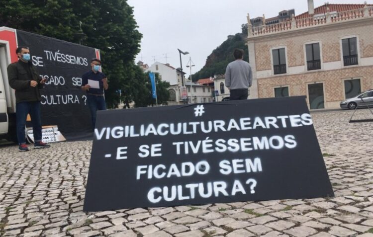 Covid-19: Equipamentos culturais voltam a ter de encerrar