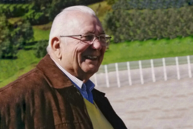 Faleceu o professor Arnaldo Cunha