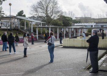 Afluência às urnas até às 16 horas foi de 35,44%, menos do que em 2016